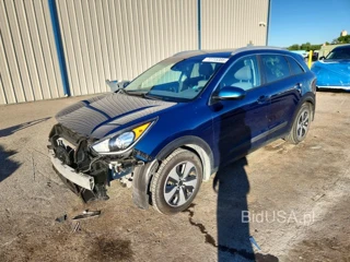 KIA NIRO LX