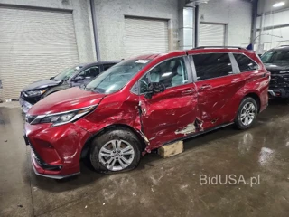 TOYOTA SIENNA XSE
