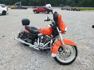 HARLEY-DAVIDSON FLHX STREET GLIDE