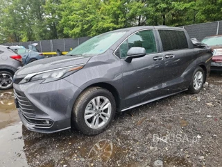 TOYOTA SIENNA XLE 7-PASSENGER