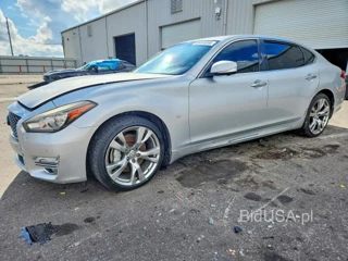 INFINITI Q70L 3.7