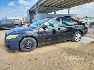 TOYOTA CAMRY BASE