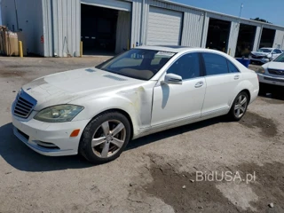 MERCEDES-BENZ S 550