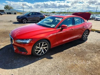 VOLVO S60 T5 MOMENTUM