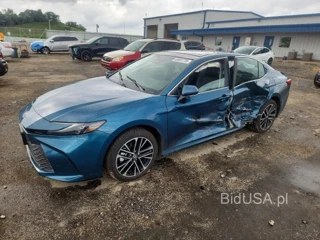 TOYOTA CAMRY XLE
