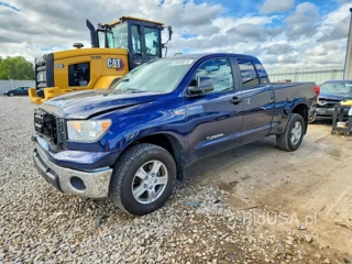 TOYOTA TUNDRA DOUBLE CAB SR5