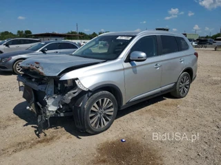 MITSUBISHI OUTLANDER SE
