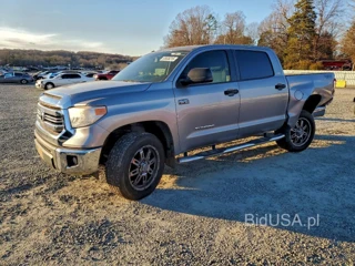 TOYOTA TUNDRA CREWMAX SR5