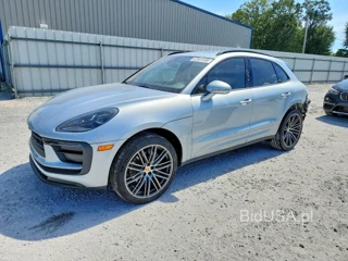 PORSCHE MACAN BASE
