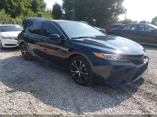 TOYOTA TOYOTA CAMRY SE