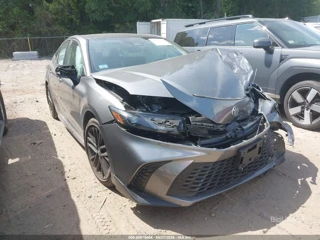 TOYOTA TOYOTA CAMRY SE