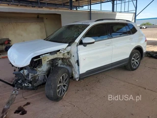 VOLKSWAGEN TIGUAN SE