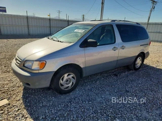 TOYOTA SIENNA LE