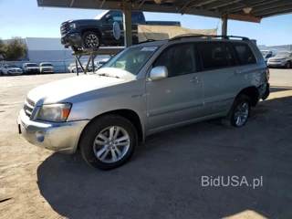 TOYOTA HIGHLANDER HYBRID