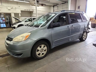 TOYOTA SIENNA LE 7 PASSENGER