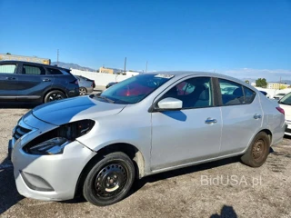 NISSAN VERSA SV