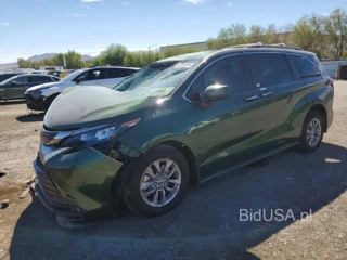 TOYOTA SIENNA XLE 7-PASSENGER