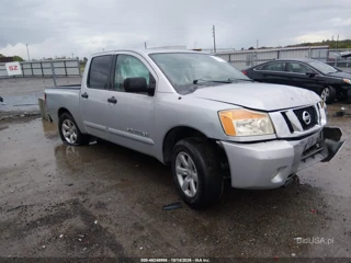 NISSAN NISSAN TITAN SV