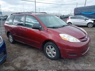 TOYOTA TOYOTA SIENNA LE