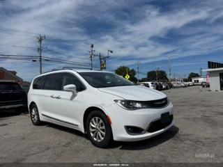 CHRYSLER CHRYSLER PACIFICA TOURING L
