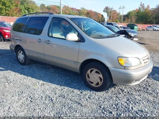 TOYOTA TOYOTA SIENNA LE