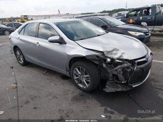 TOYOTA TOYOTA CAMRY SE