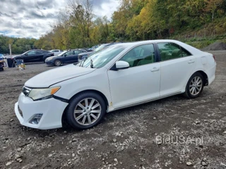 TOYOTA CAMRY XLE