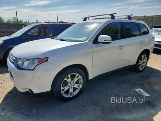 MITSUBISHI OUTLANDER SE