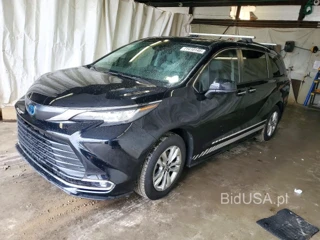 TOYOTA SIENNA XLE