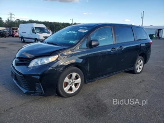 TOYOTA SIENNA L