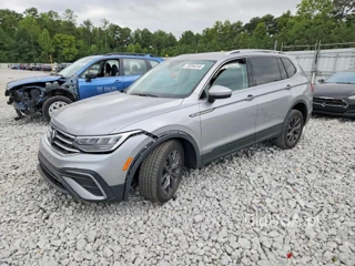 VOLKSWAGEN TIGUAN SE