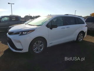 TOYOTA SIENNA XSE