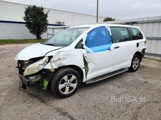 TOYOTA SIENNA L 7-PASSENGER