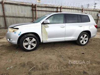 TOYOTA HIGHLANDER SPORT