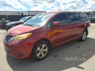 TOYOTA SIENNA LE 8-PASSENGER