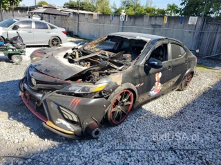 TOYOTA CAMRY SE