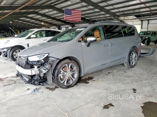 CHRYSLER PACIFICA PINNACLE