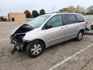 TOYOTA SIENNA LE 7-PASSENGER