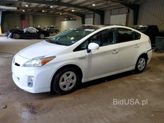 TOYOTA PRIUS THREE