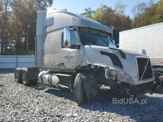 VOLVO VNL