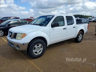NISSAN FRONTIER SE