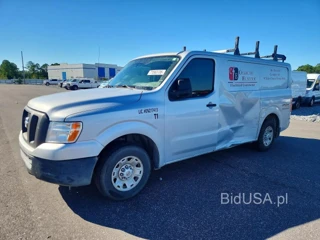 NISSAN NV 2500 HD SV