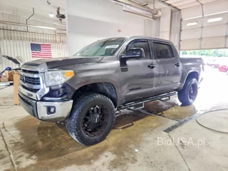 TOYOTA TUNDRA CREWMAX SR5