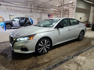 NISSAN ALTIMA SR