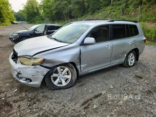 TOYOTA HIGHLANDER BASE