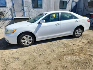 TOYOTA CAMRY BASE