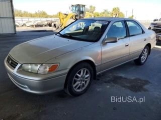 TOYOTA CAMRY XLE V6