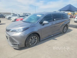 TOYOTA SIENNA XLE 8-PASSENGER