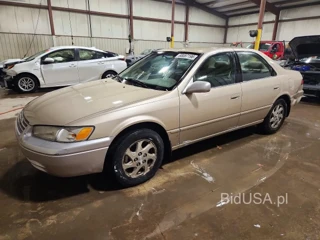 TOYOTA CAMRY LE V6
