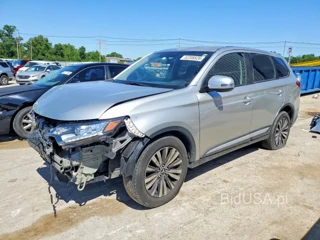 MITSUBISHI OUTLANDER SE
